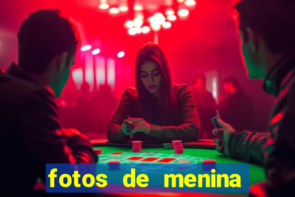 fotos de menina fake cacheada