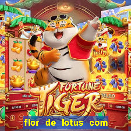 flor de lotus com lua tatuagem