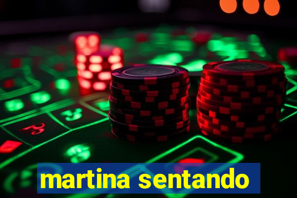 martina sentando