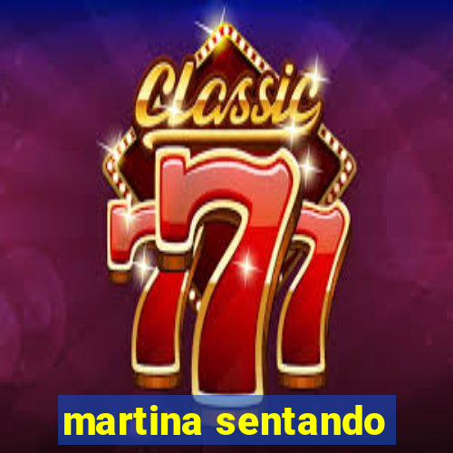 martina sentando