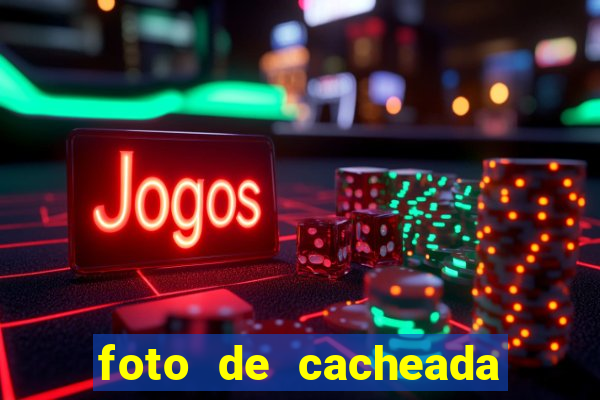 foto de cacheada no espelho