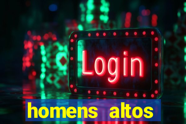 homens altos sarados pelados