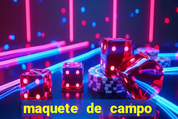 maquete de campo de futebol com material reciclavel