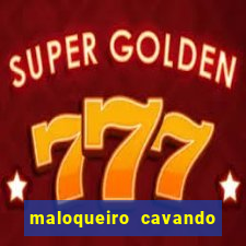 maloqueiro cavando a cova