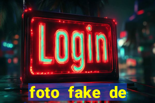 foto fake de menina no espelho cabelo cacheado