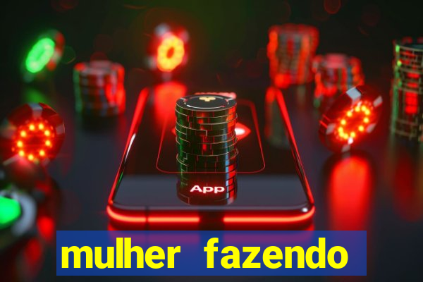 mulher fazendo strip tease